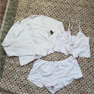SET Active Cream Pajama Set